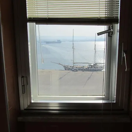 Mare Di La Finestra Sul Porto Augusta