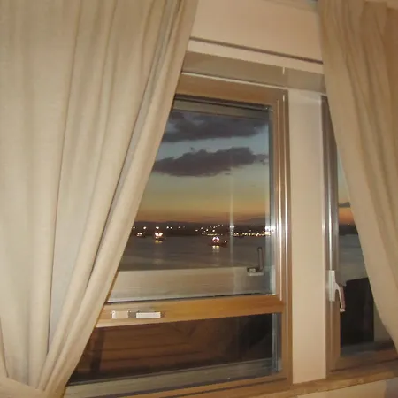 Bed and breakfast Mare Di La Finestra Sul Porto