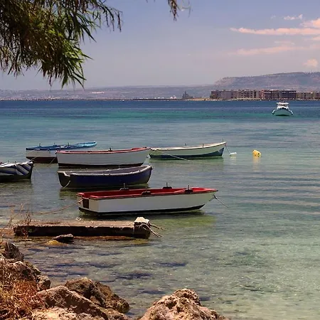 Mare Di La Finestra Sul Porto Аугуста