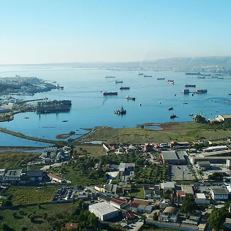 Mare Di La Finestra Sul Porto Bed and breakfast Augusta